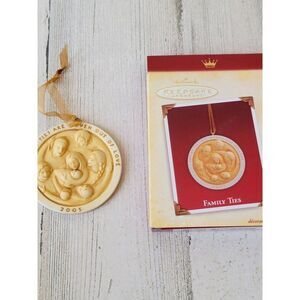 Hallmark Family Ties 2005 ornament Xmas mom dad